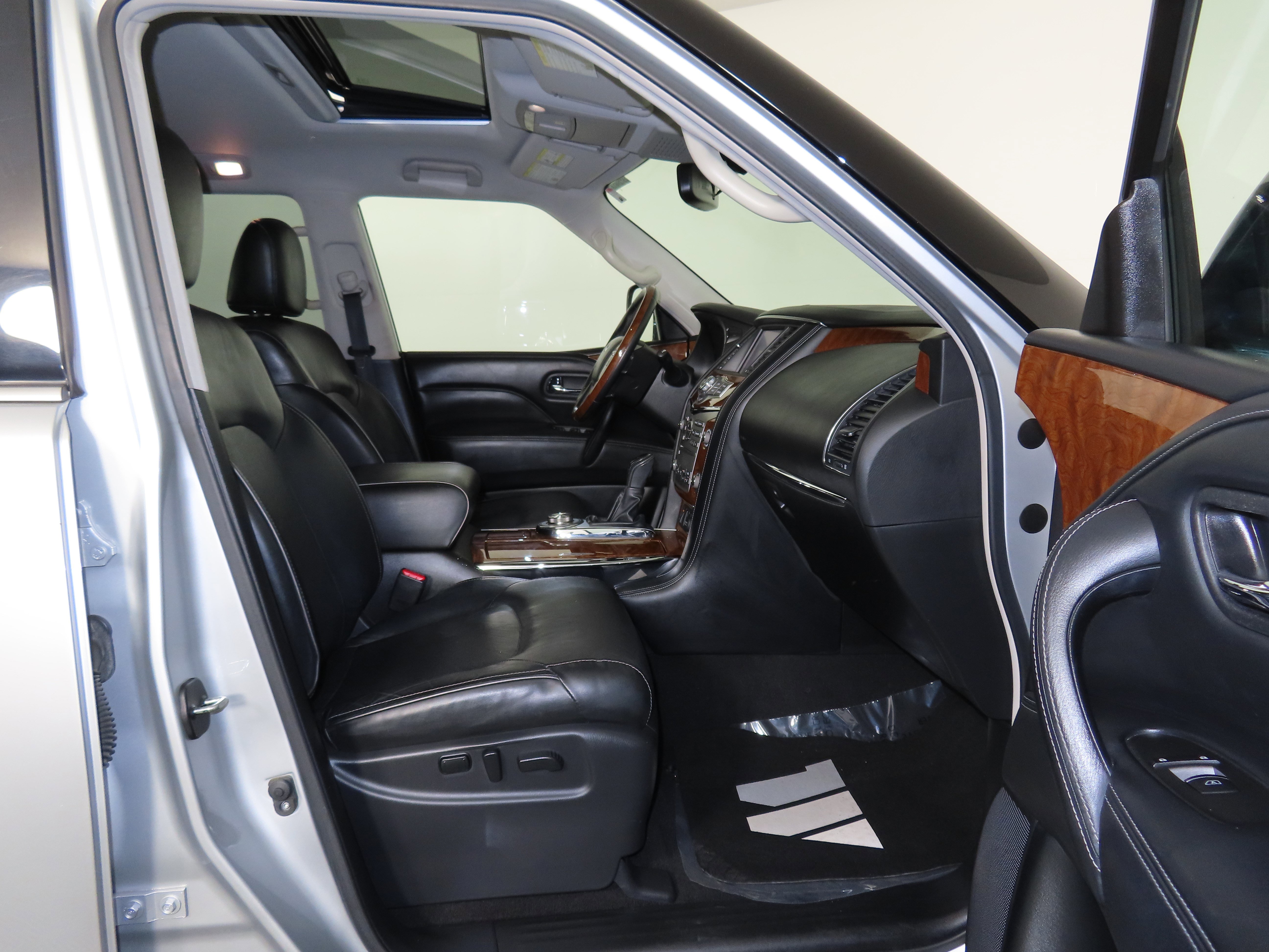 Used 2019 INFINITI QX80 Luxe image 33