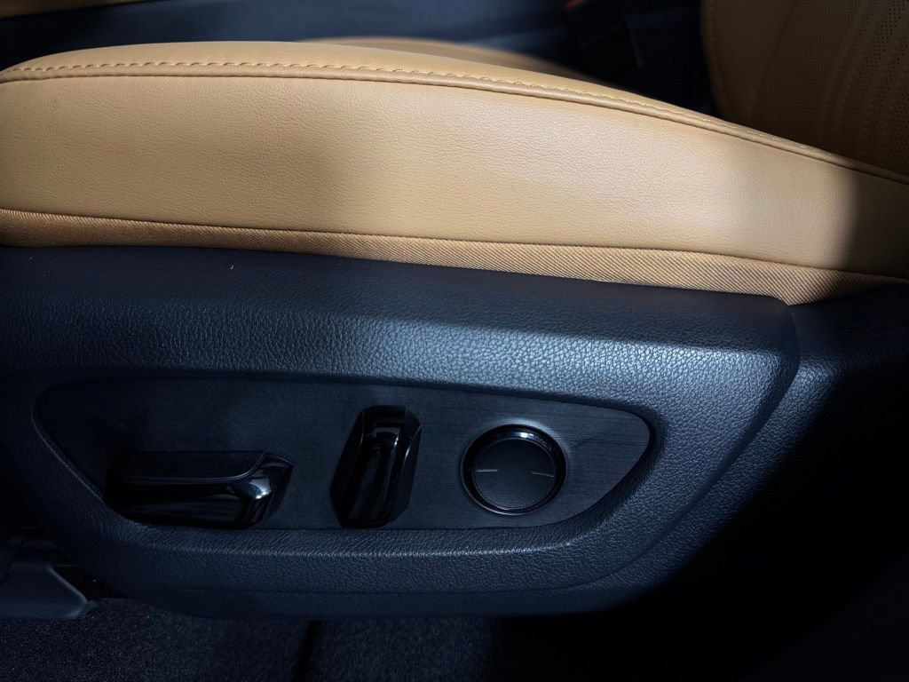 Used 2025 Lexus NX 250 FWD w/ Premium Package image 23