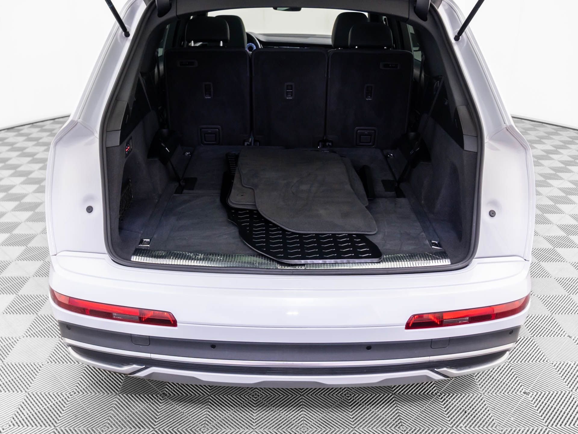 Used 2020 Audi Q7 3.0T Premium Plus image 29