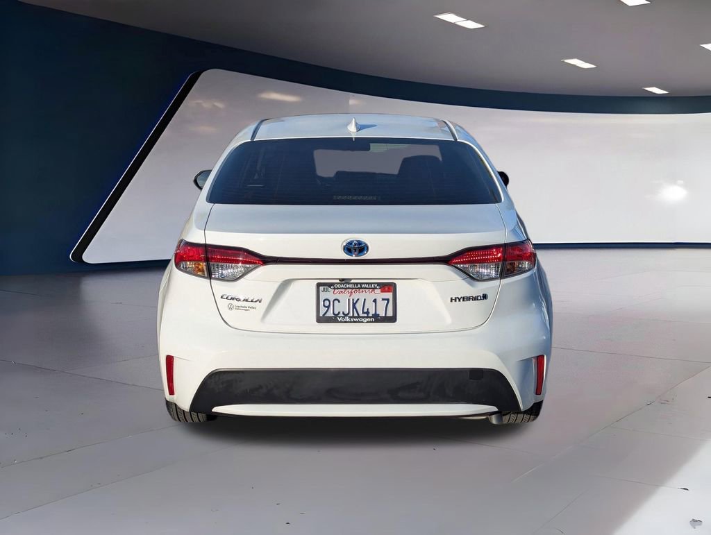 Used 2022 Toyota Corolla LE image 4