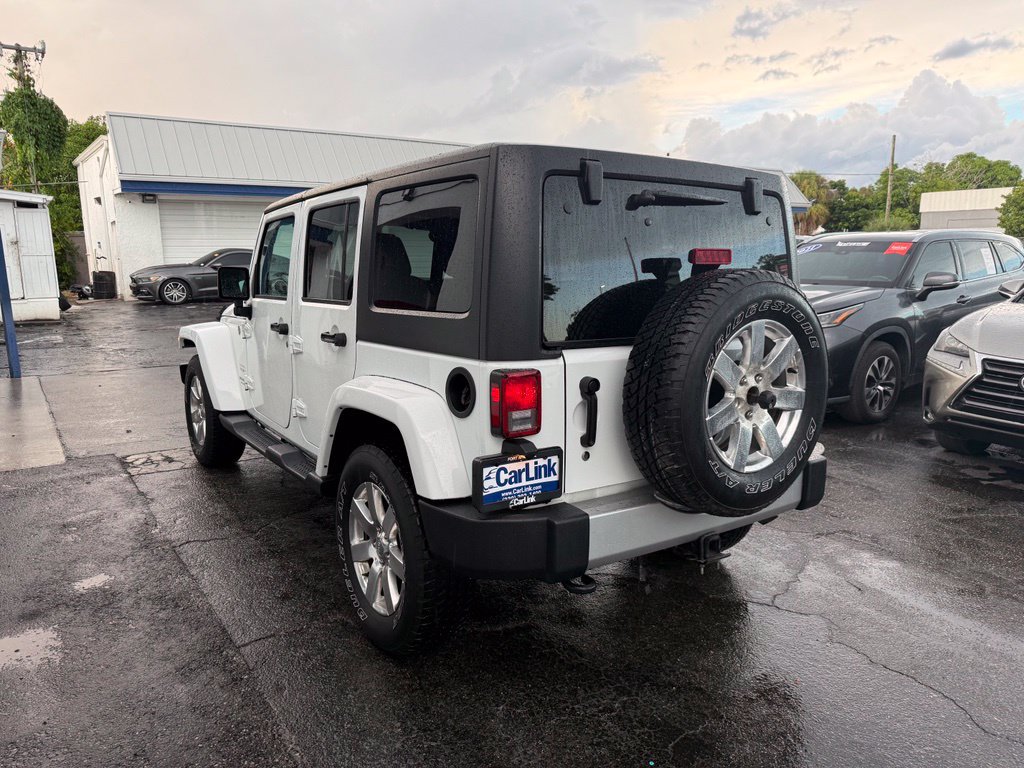 Used 2017 Jeep Wrangler Unlimited Sahara w/ Dual Top Group AWD/4WD image 3