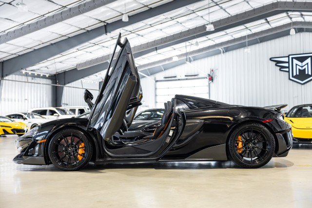 Used 2020 McLaren 600LT Spider RWD image 3