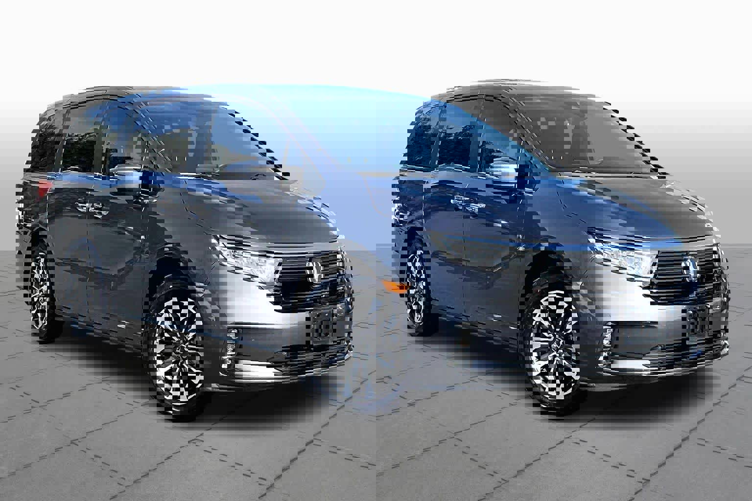 Used 2024 Honda Odyssey EX-L image 2