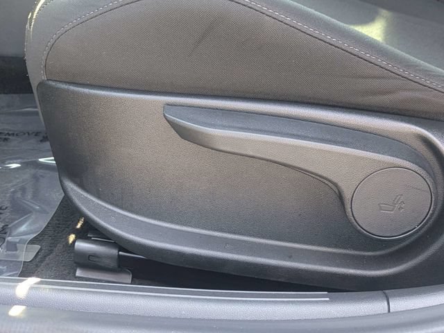 Used 2025 Hyundai Elantra SE FWD image 19