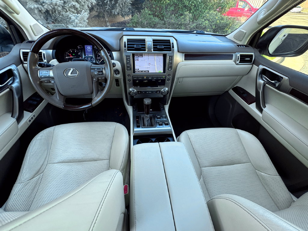 Used 2018 Lexus GX 460 Luxury AWD/4WD image 34