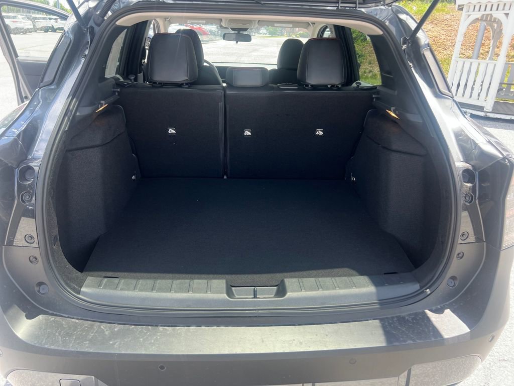 New 2025 Nissan Kicks SR image 22