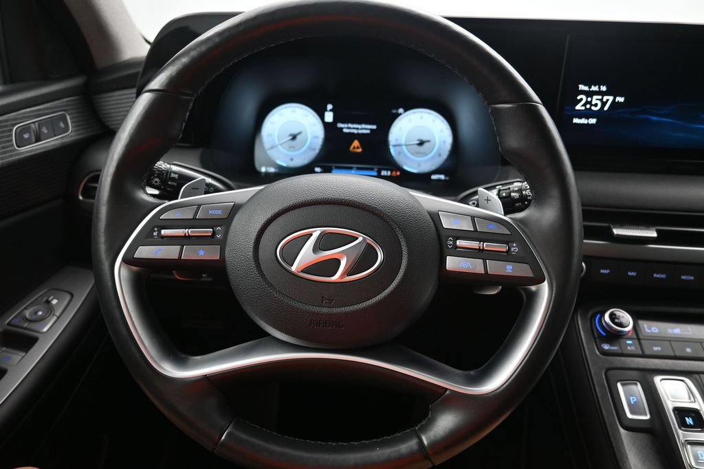 Used 2024 Hyundai Palisade Limited FWD image 13
