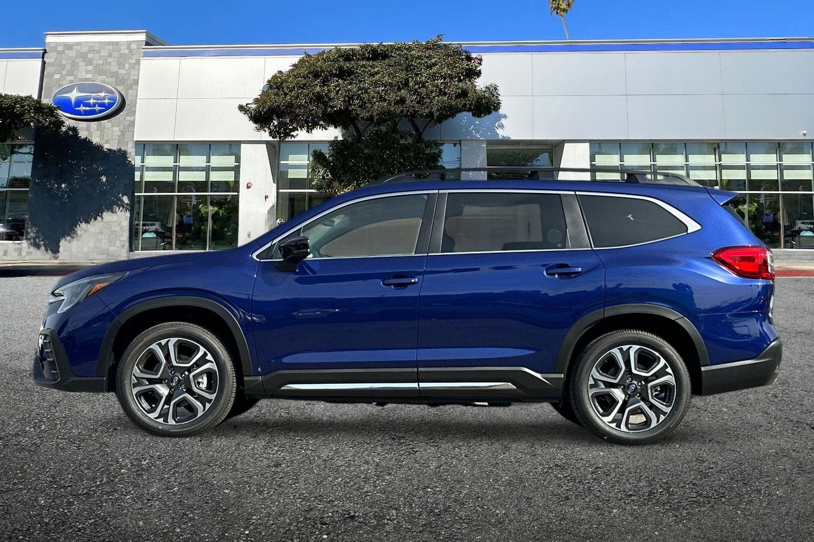 New 2026 Subaru Ascent Limited image 9