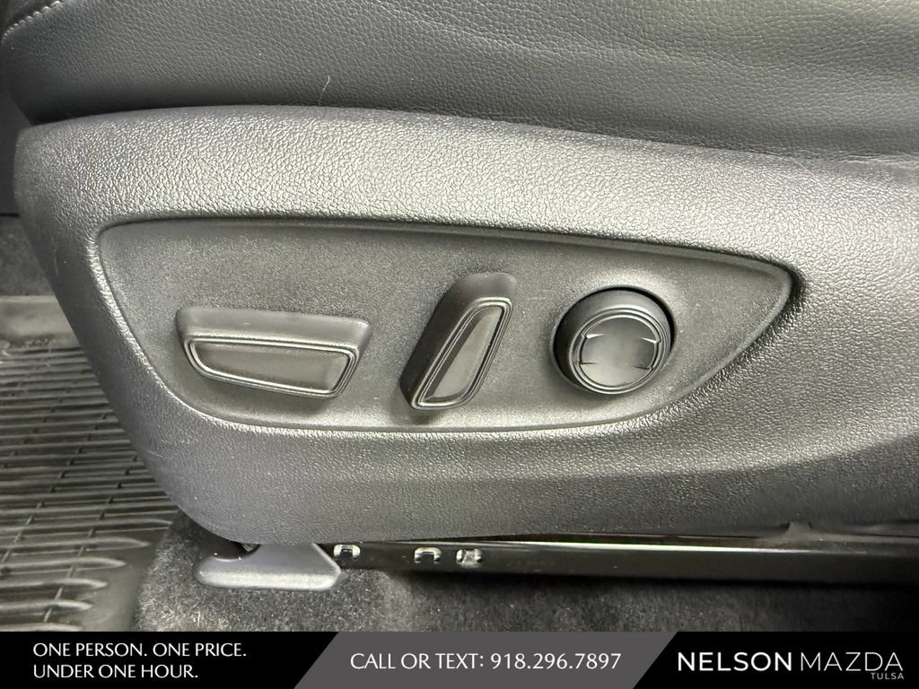 Used 2024 Toyota Highlander XSE FWD image 18