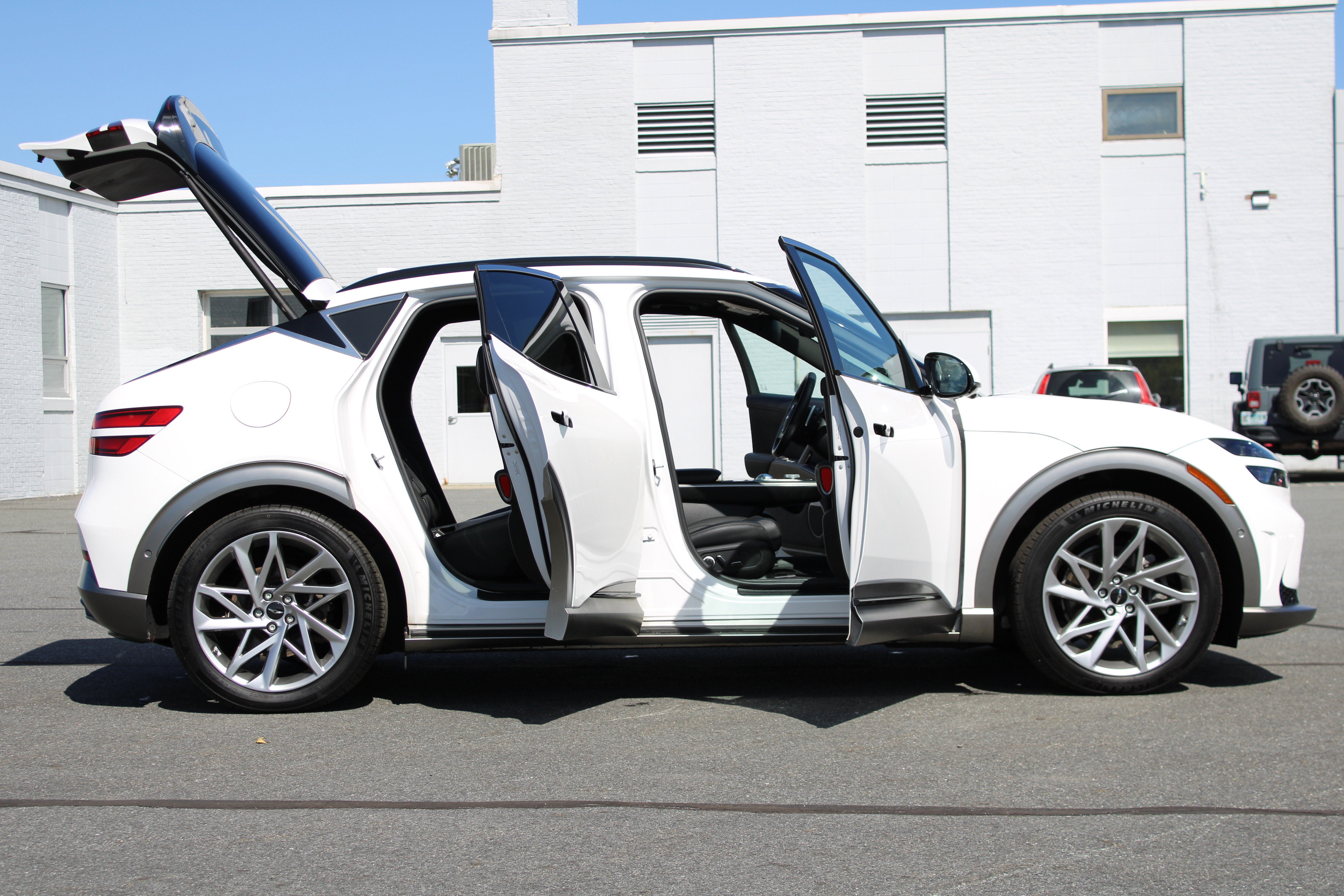 Used 2023 Genesis GV60 Advanced AWD/4WD image 14
