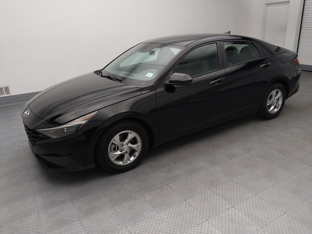 Used 2023 Hyundai Elantra SE FWD image 2