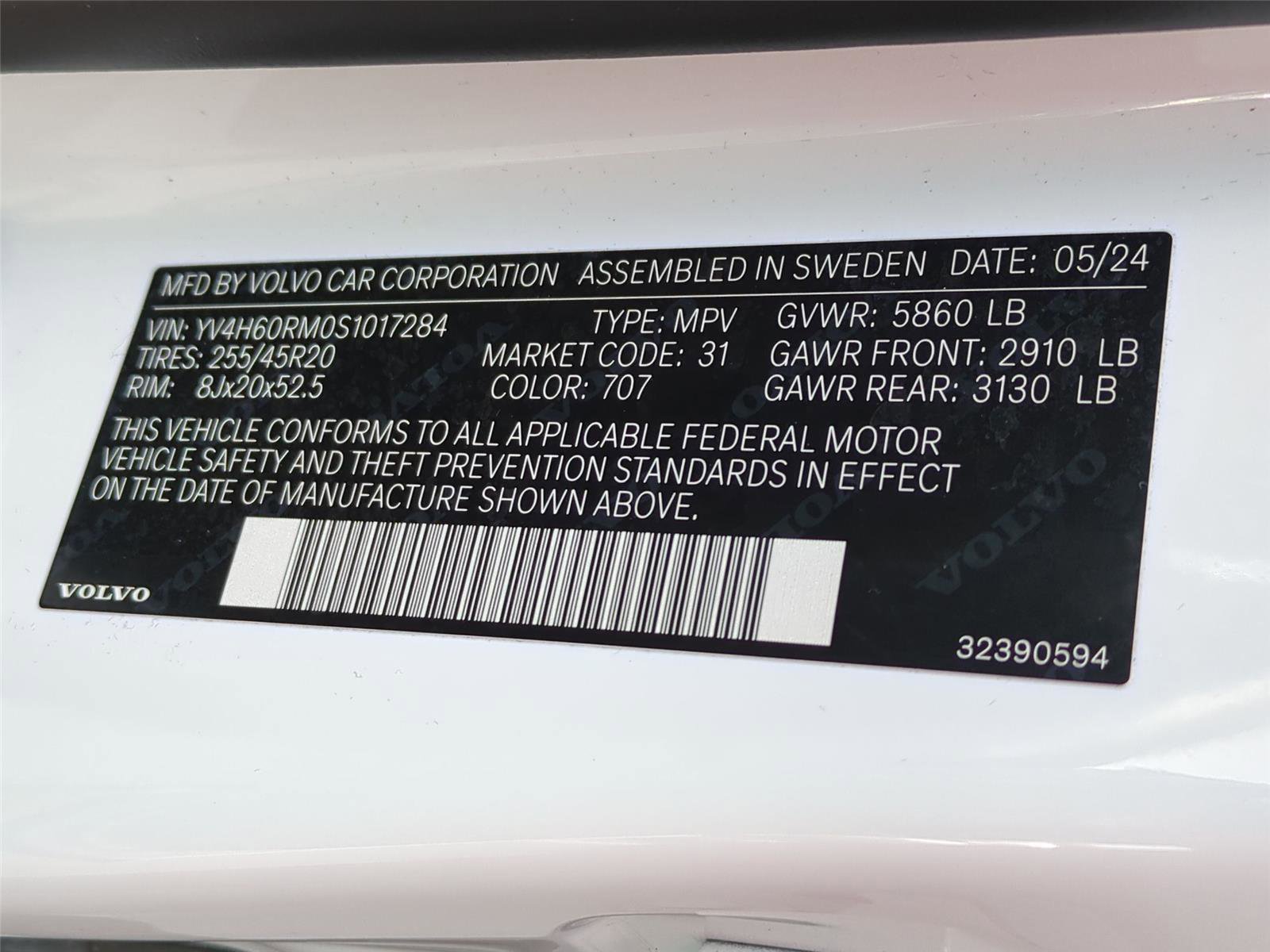 Used 2025 Volvo XC60 T8 Ultra w/ Protection Package Premier image 25