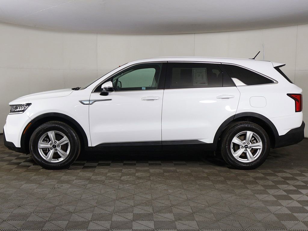 Used 2023 Kia Sorento LX image 16