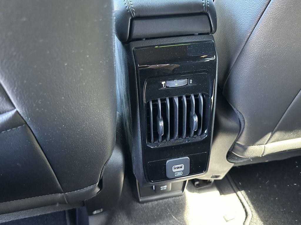 Used 2023 Jeep Compass Limited AWD/4WD image 13