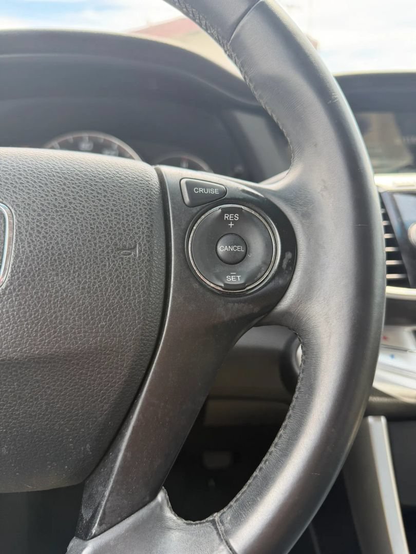 Used 2015 Honda Accord EX-L image 18