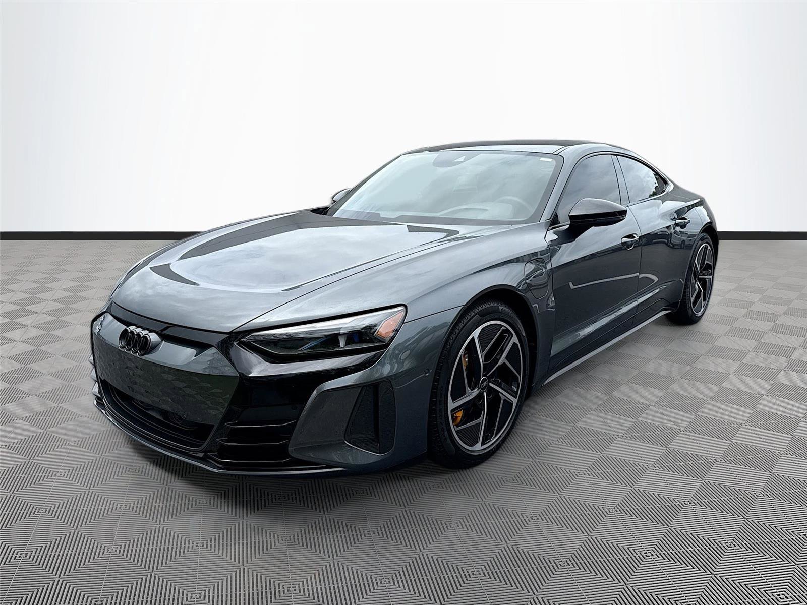 Used 2024 Audi RS e-tron GT w/ Carbon Performance Package AWD/4WD image 3