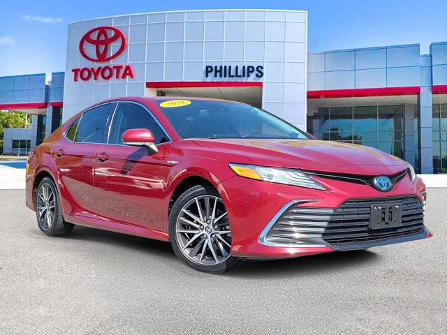 Used 2021 Toyota Camry XLE w/ Navigation Upgrade Package image 1