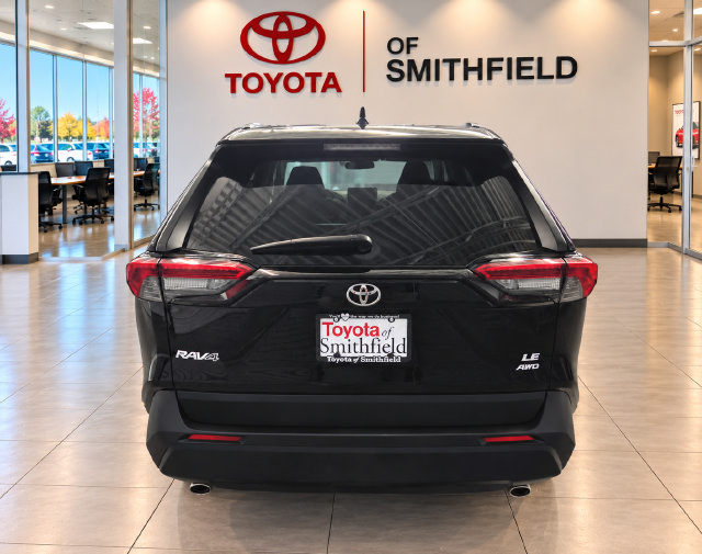 Used 2025 Toyota RAV4 LE AWD/4WD image 4