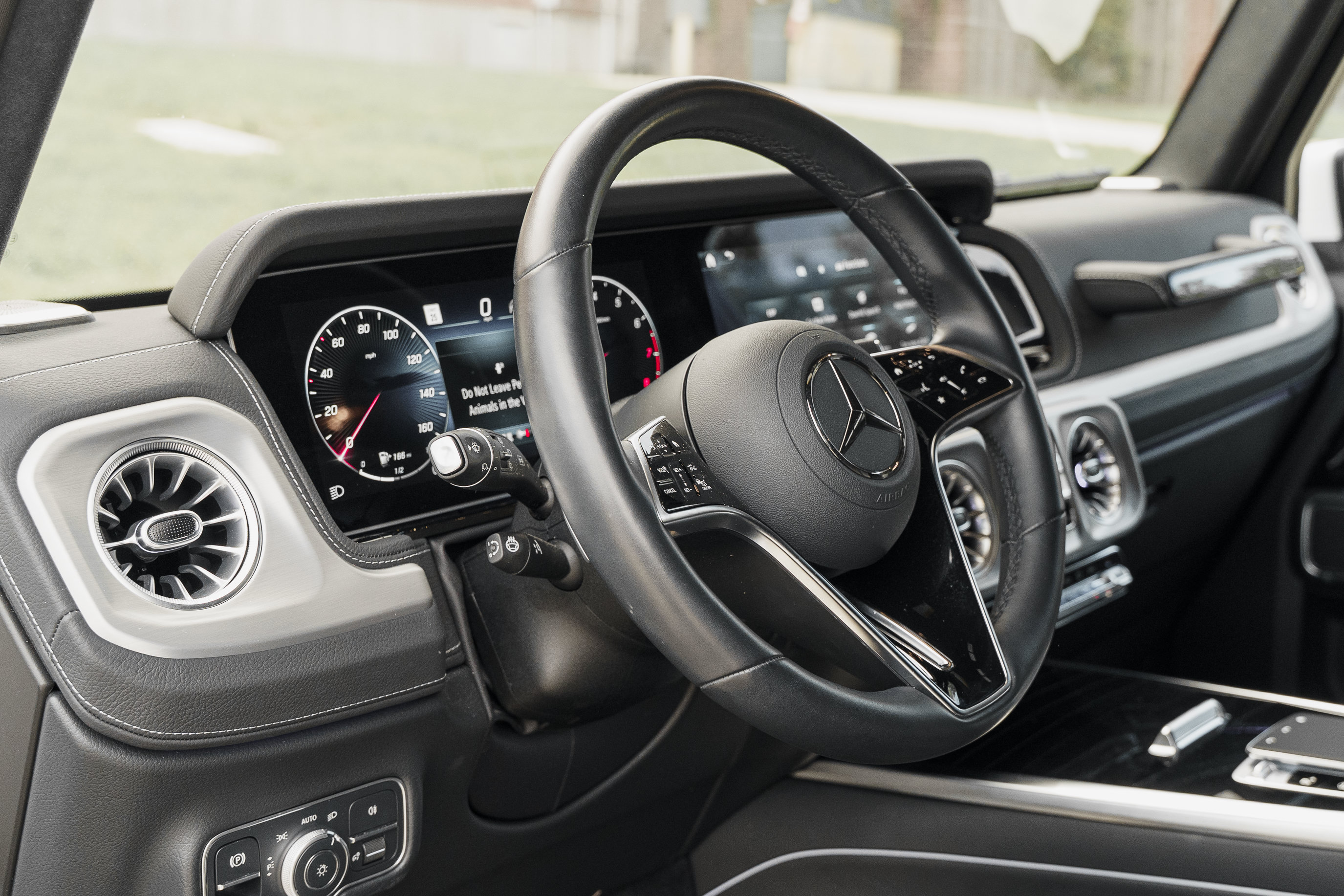 Used 2025 Mercedes-Benz G 550 image 9