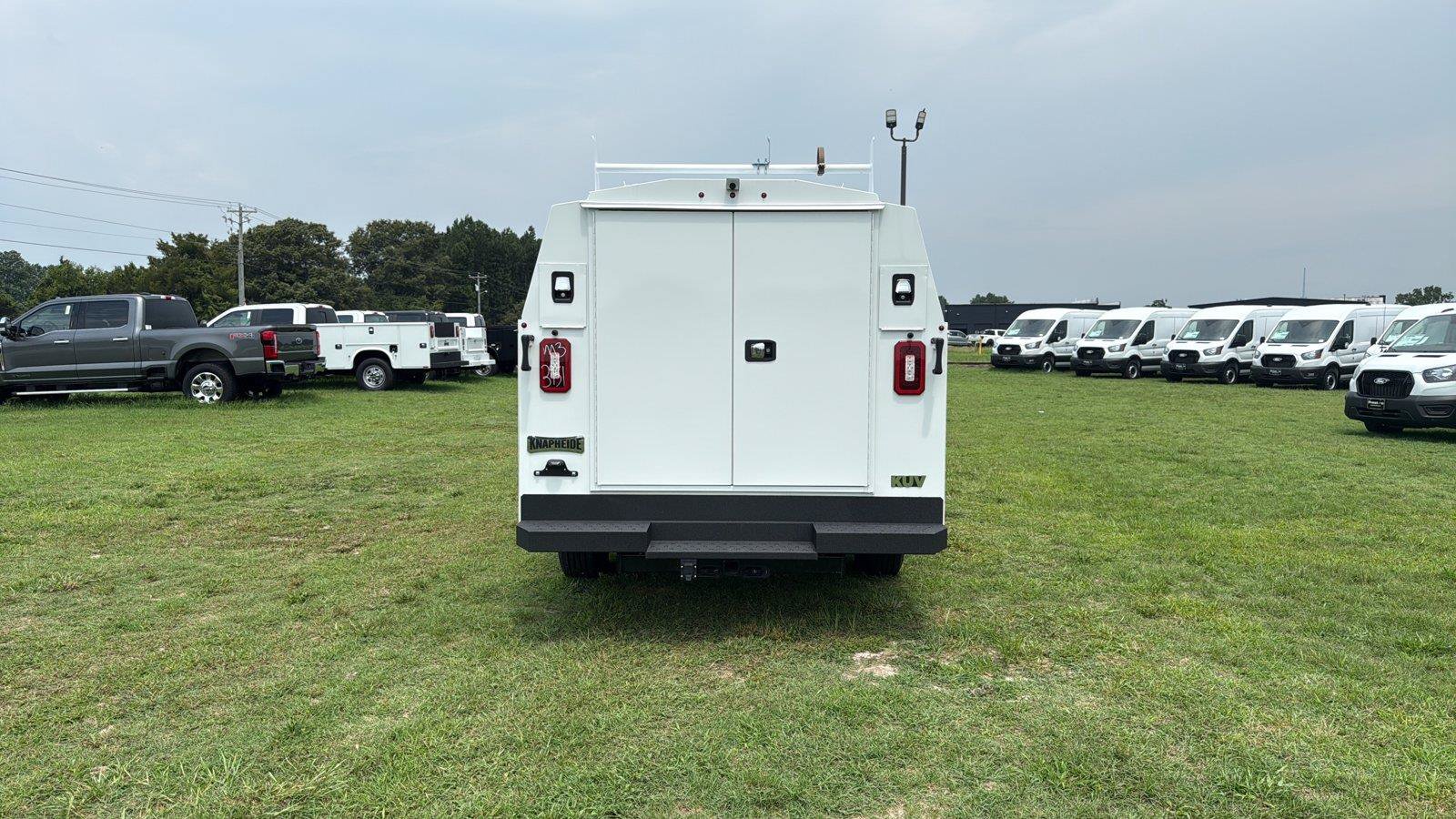 New 2027 Ford E-350 and Econoline 350 Super Duty w/ Power Equipment Group RWD image 4