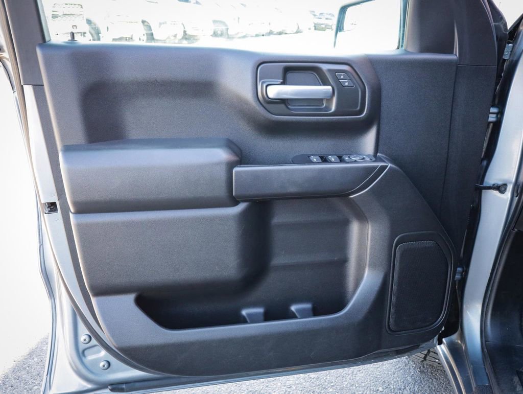 Used 2019 Chevrolet Silverado 1500 Custom w/ Custom Convenience Package AWD/4WD image 15