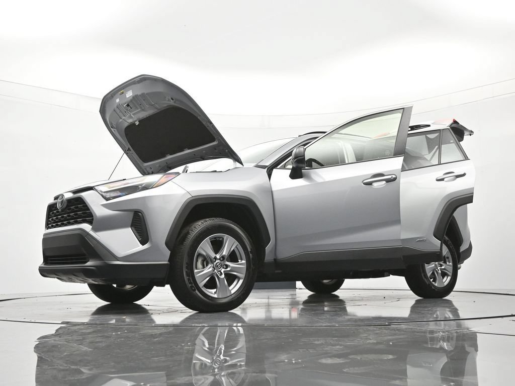 Used 2025 Toyota RAV4 LE AWD/4WD image 48