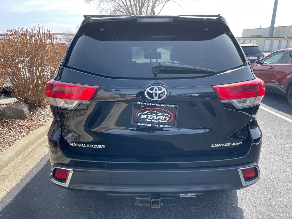 Used 2017 Toyota Highlander Limited Platinum AWD/4WD image 6