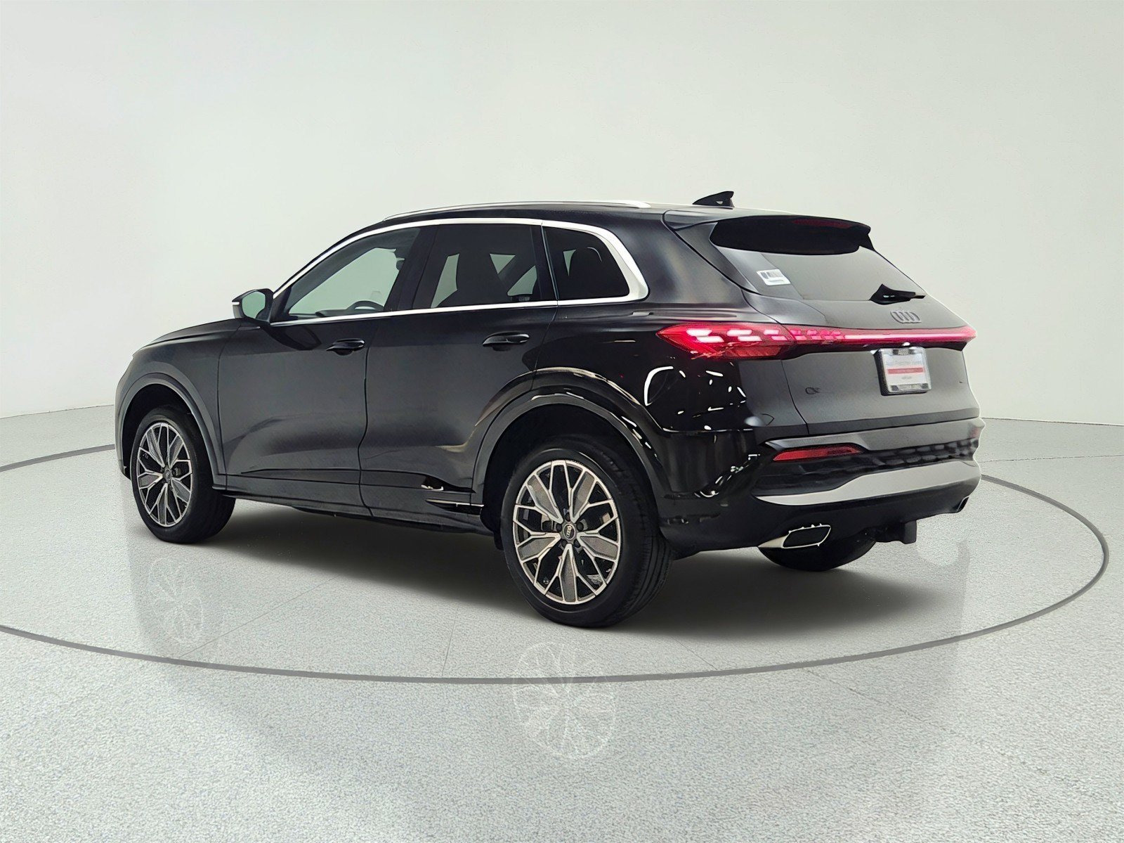 Used 2025 Audi Q5 Premium Plus w/ Premium Plus AWD/4WD image 7
