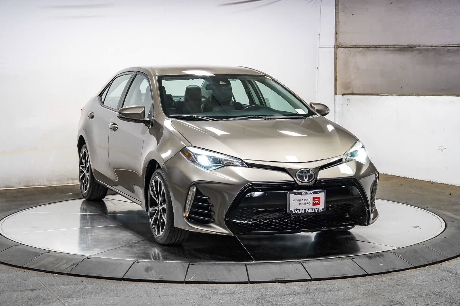 Certified 2018 Toyota Corolla SE FWD image 3