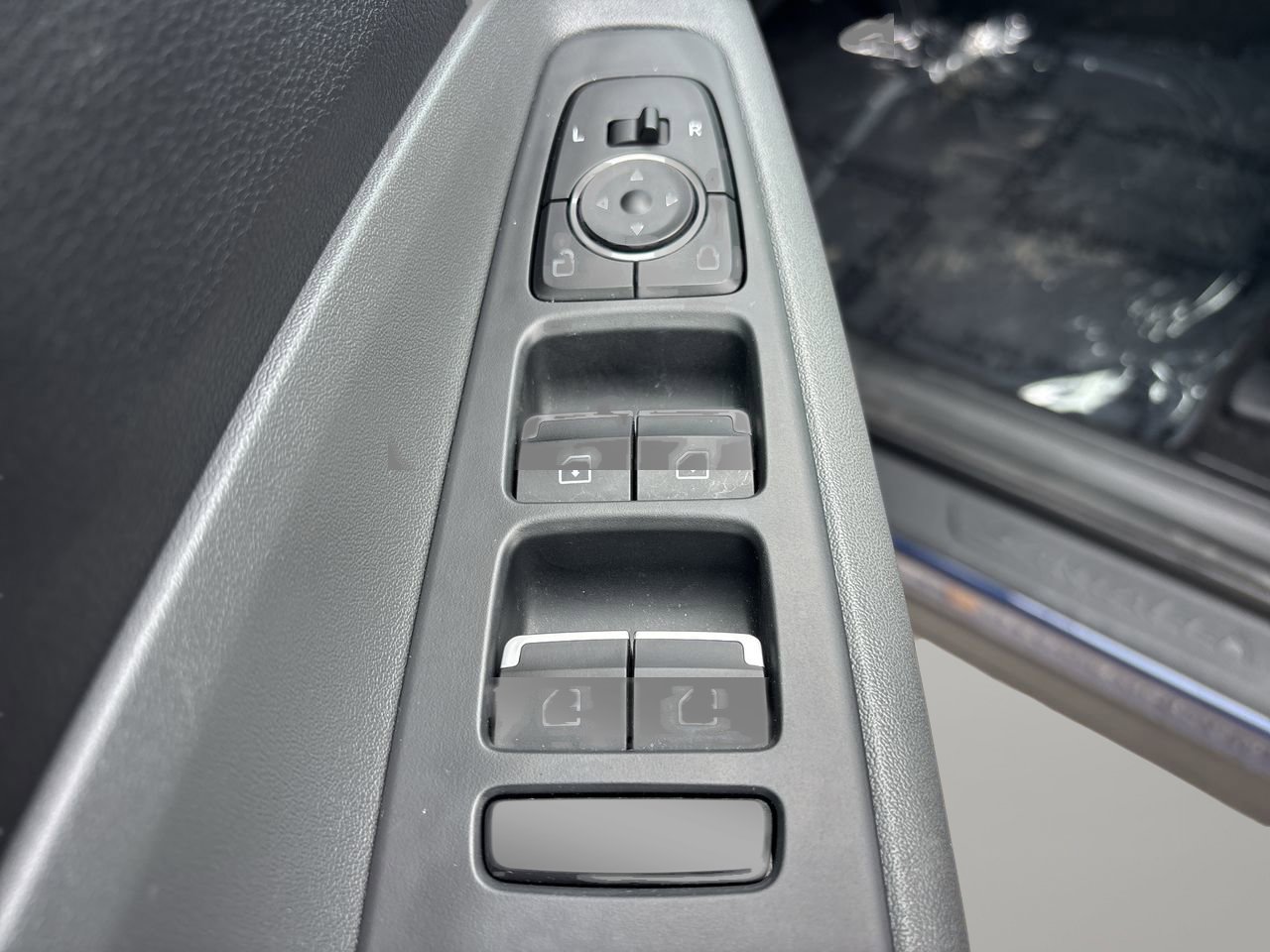 Used 2021 Hyundai Santa Fe SEL FWD image 17