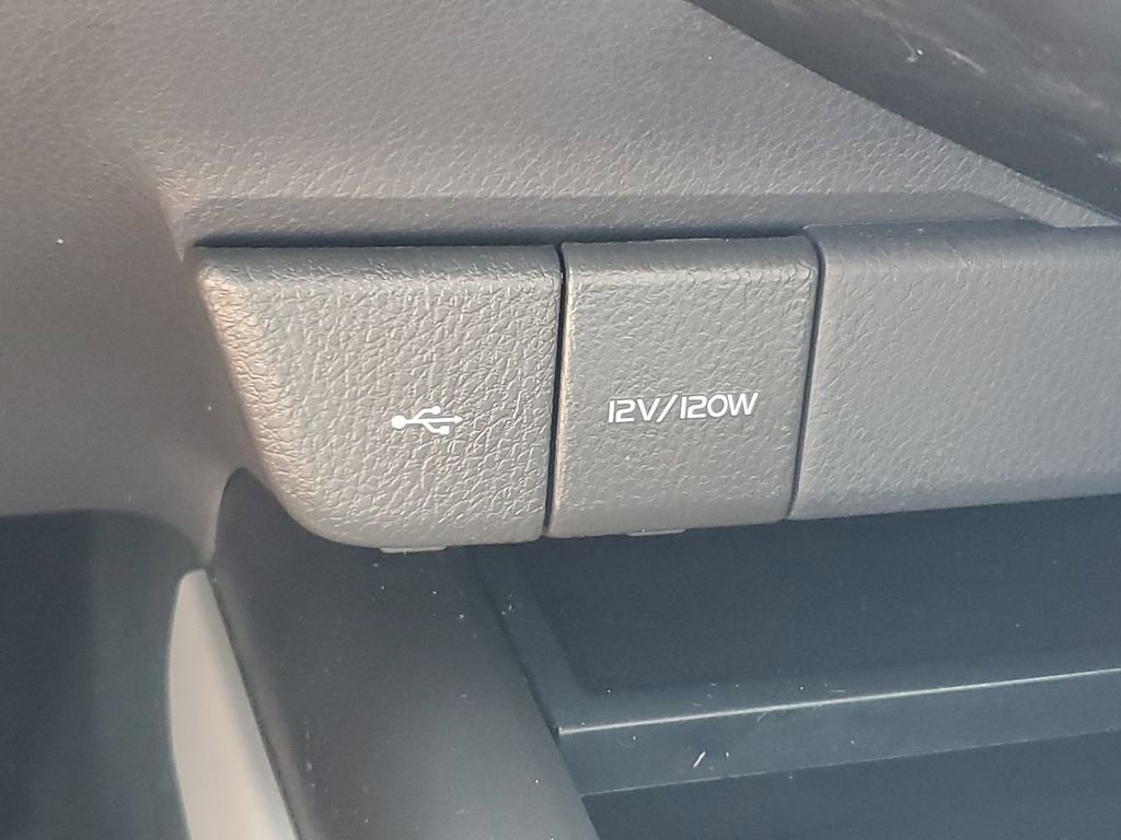 Used 2023 Toyota Camry SE image 32