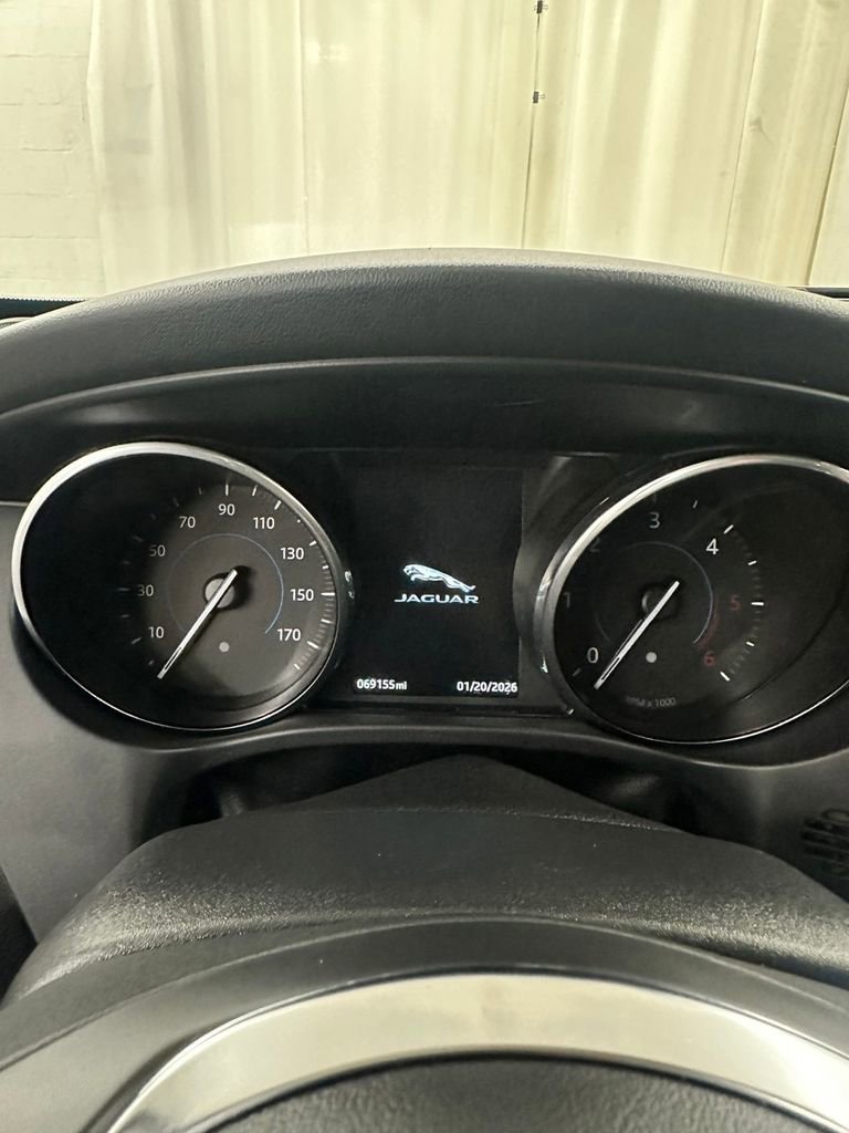 Used 2017 Jaguar F-PACE R-Sport image 18