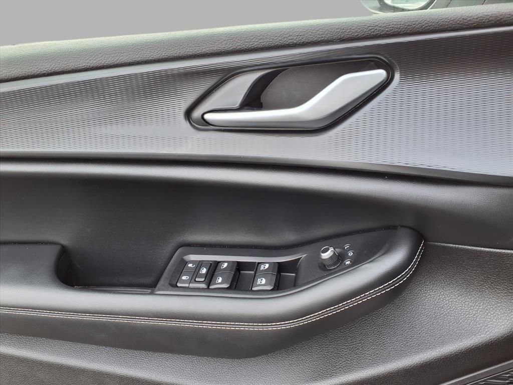 Used 2023 Jeep Grand Cherokee Laredo image 16