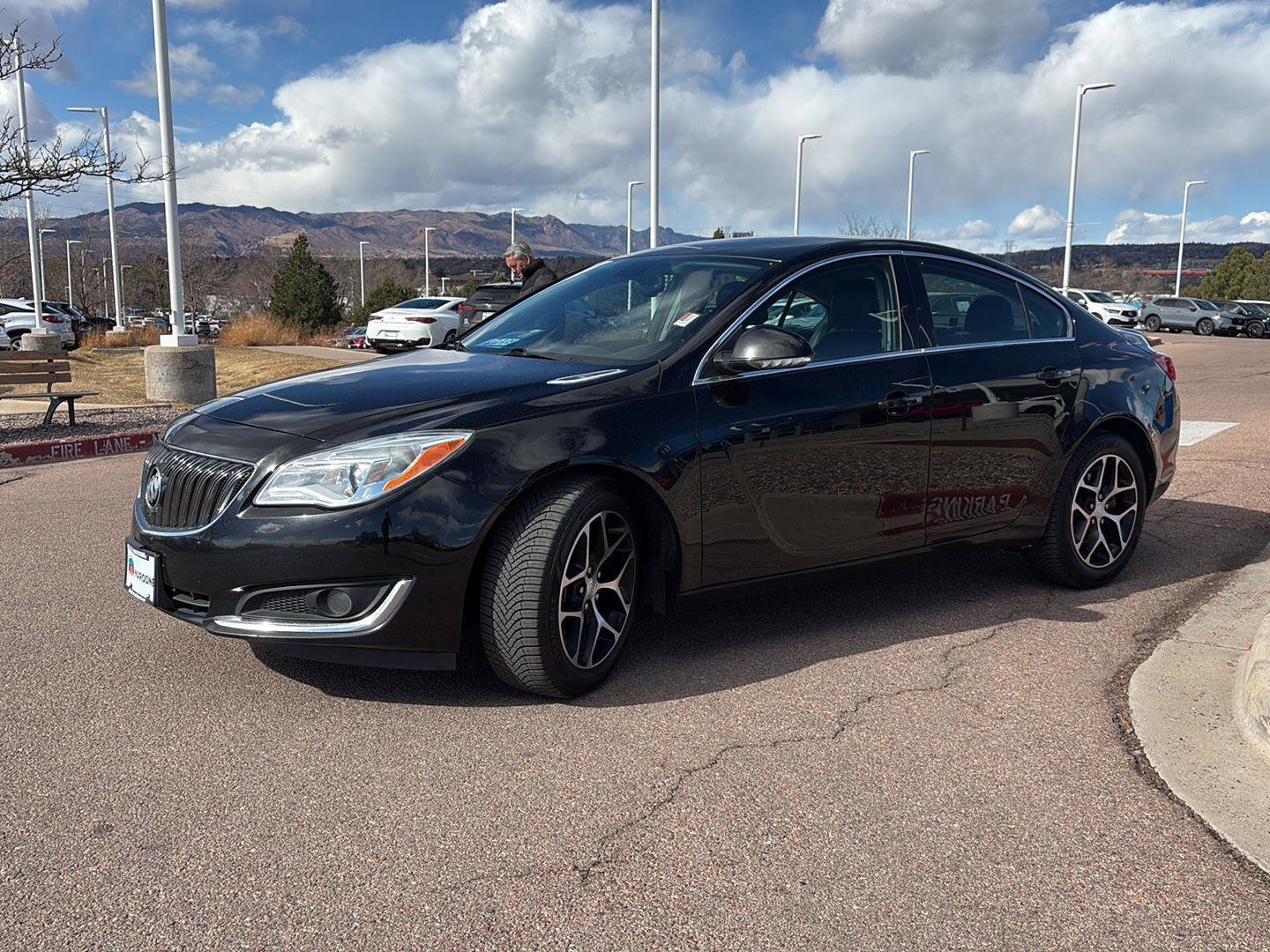 Used 2017 Buick Regal Sport Touring image 3