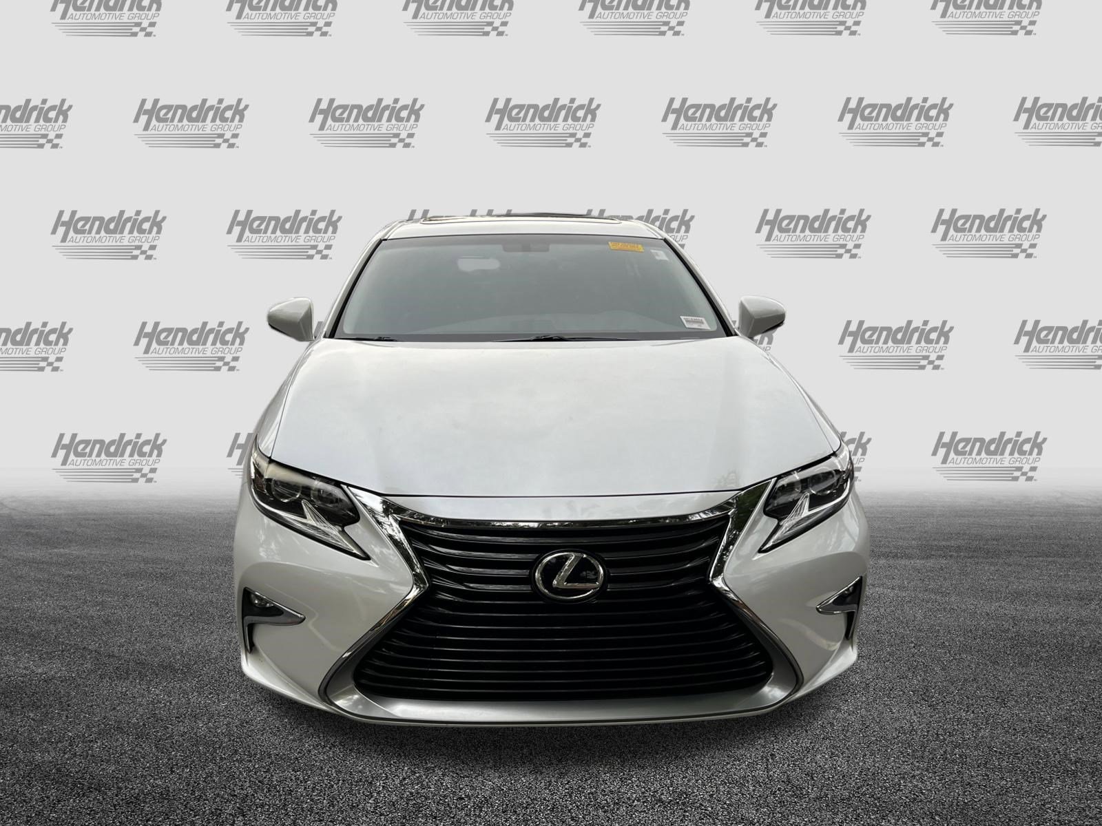 Used 2016 Lexus ES 350 w/ Accessory Package FWD image 3