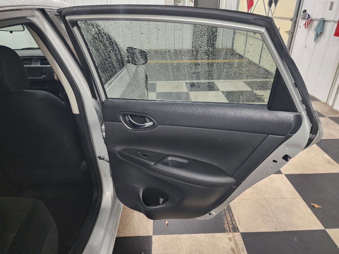 Used 2018 Nissan Sentra S image 18