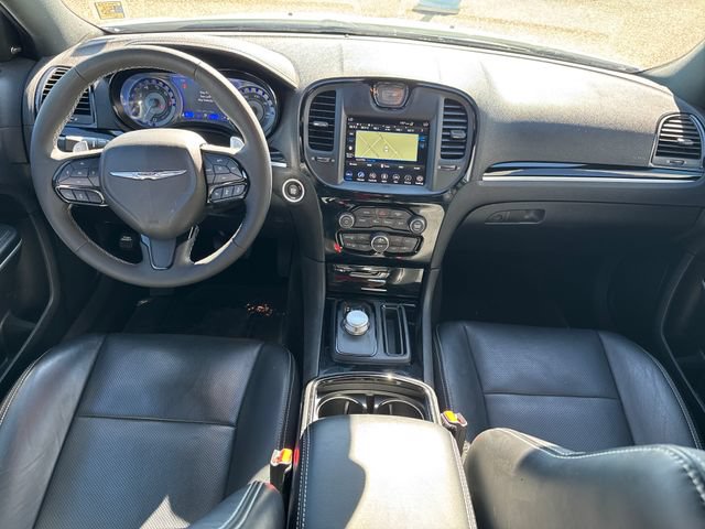 Used 2023 Chrysler 300 S w/ Comfort Group RWD image 12