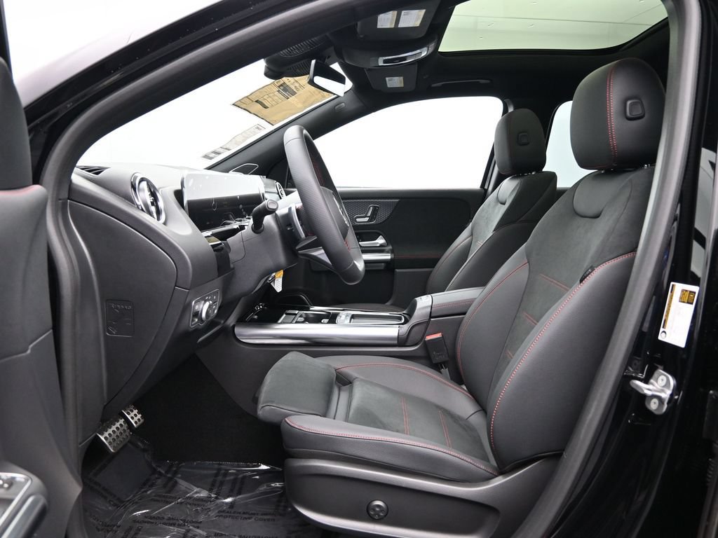 Used 2025 Mercedes-Benz GLA 250 4MATIC image 23