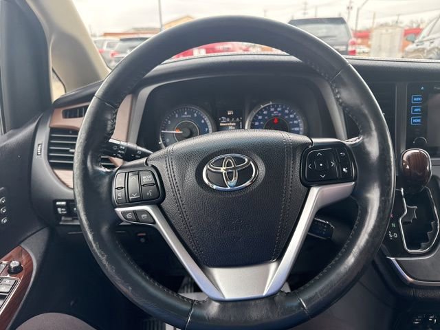 Used 2016 Toyota Sienna Limited Premium image 26