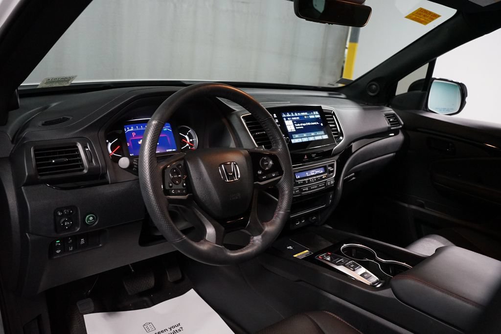 Used 2024 Honda Passport Black Edition image 11