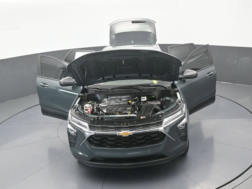 Used 2025 Chevrolet Trax LS FWD image 69