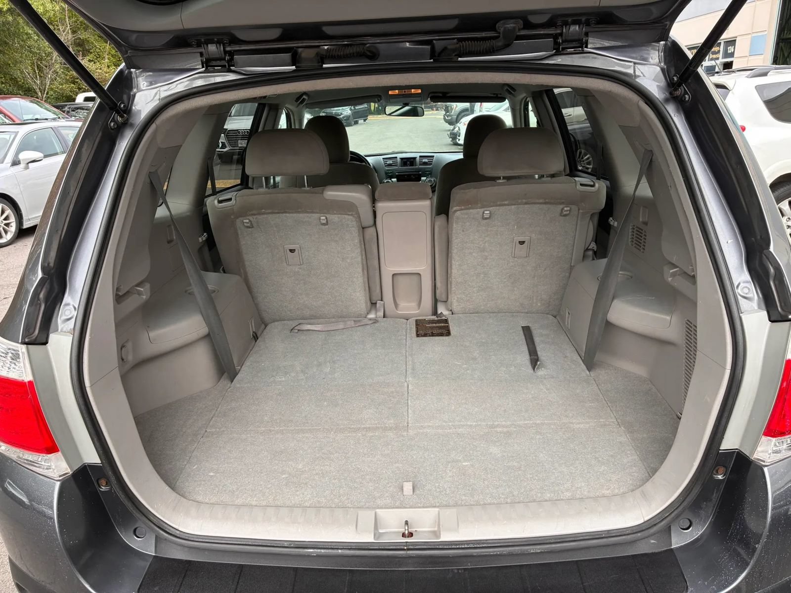 Used 2011 Toyota Highlander 4WD w/ Tech Pkg image 39