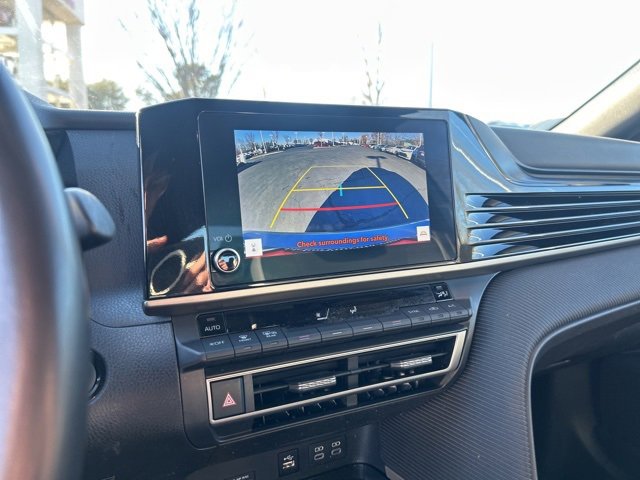 Used 2025 Toyota Camry SE image 20