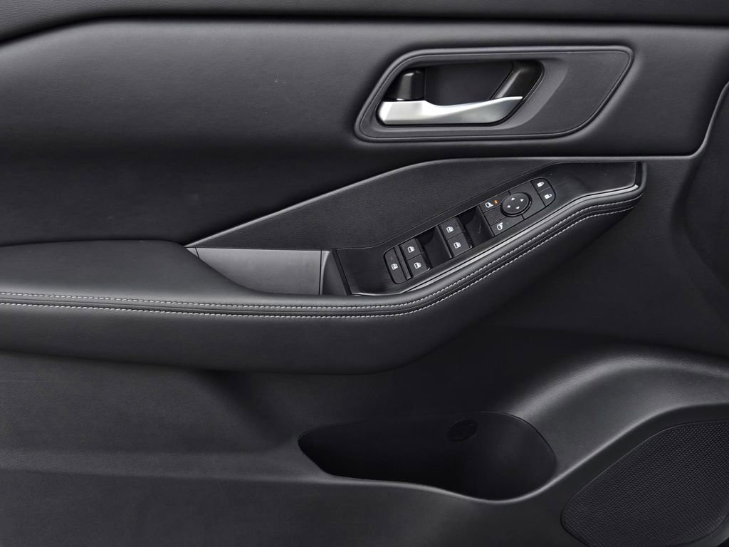 New 2026 Nissan Rogue SV w/ Cold Weather Package FWD image 17