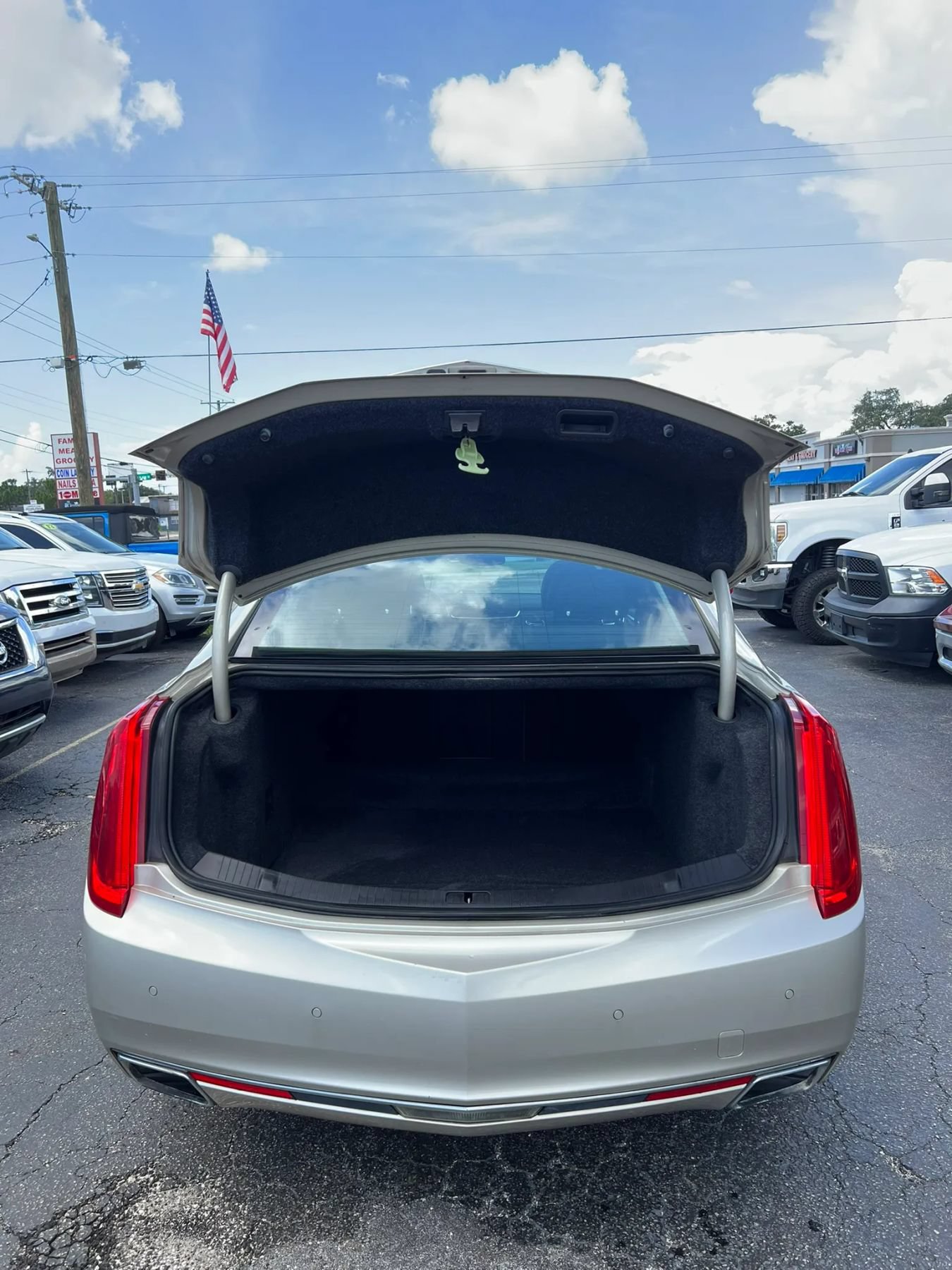 Used 2013 Cadillac XTS Premium FWD image 19