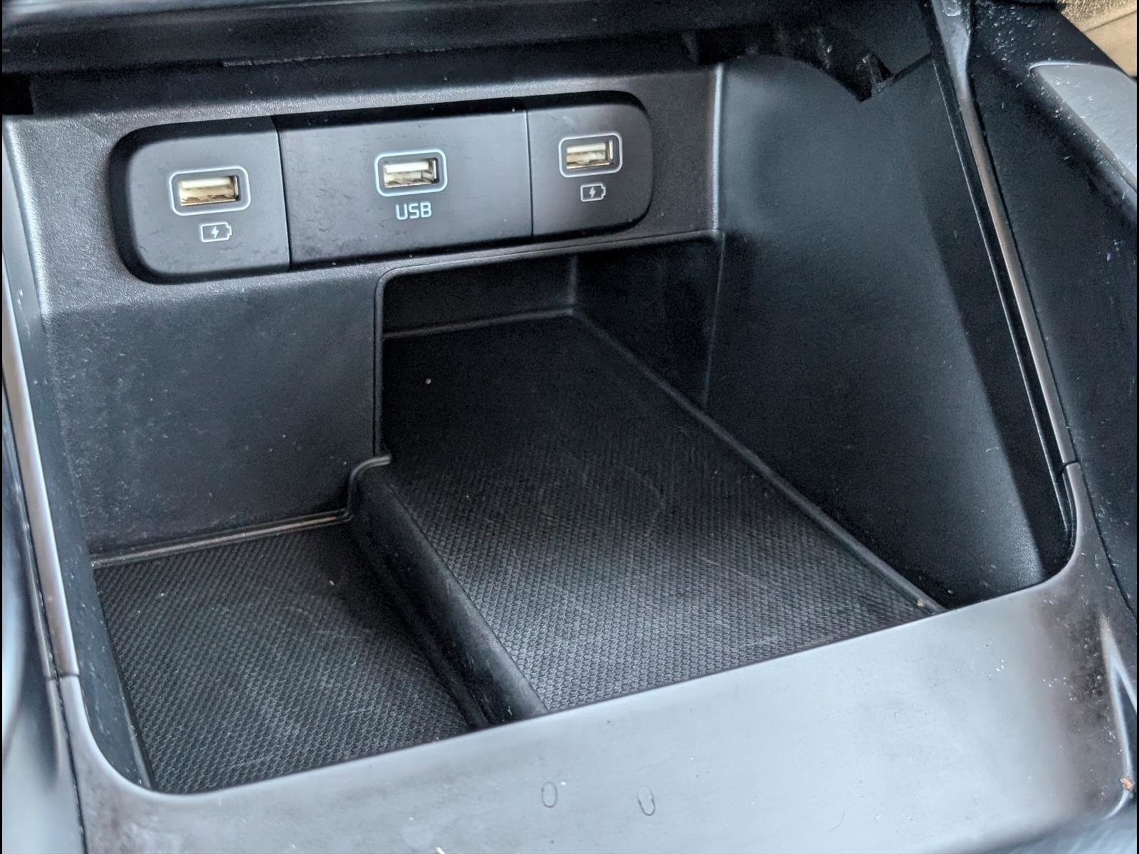 Used 2023 Kia Sorento LX image 12