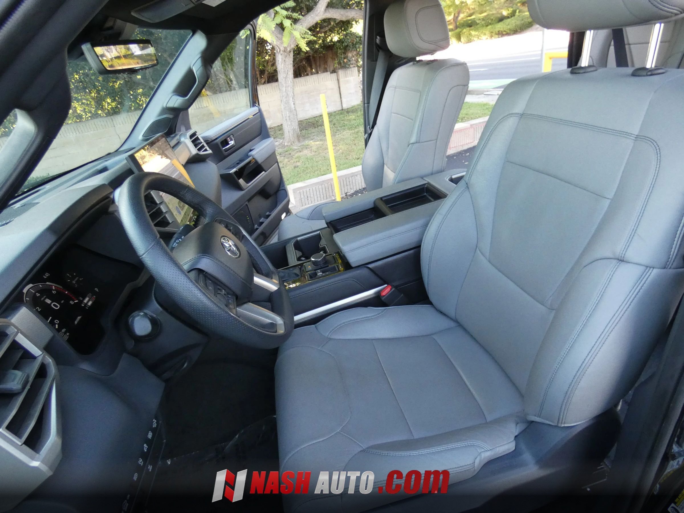 Used 2026 Toyota Tundra Limited AWD/4WD image 58
