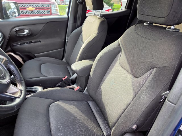 Used 2016 Jeep Renegade Latitude w/ Cold Weather Group AWD/4WD image 2