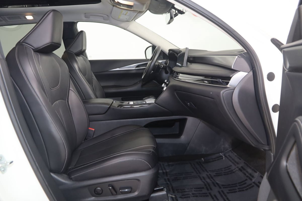 Used 2025 INFINITI QX60 Luxe AWD/4WD image 14