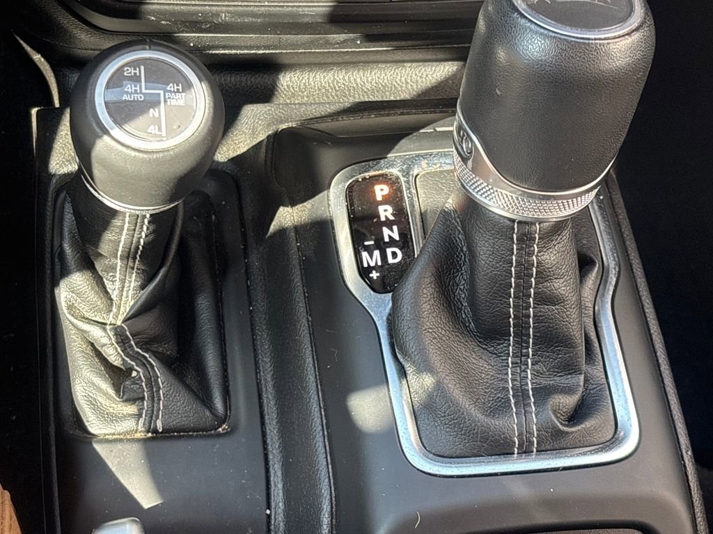 Used 2022 Jeep Gladiator Overland w/ Popular Equipment Package image 11